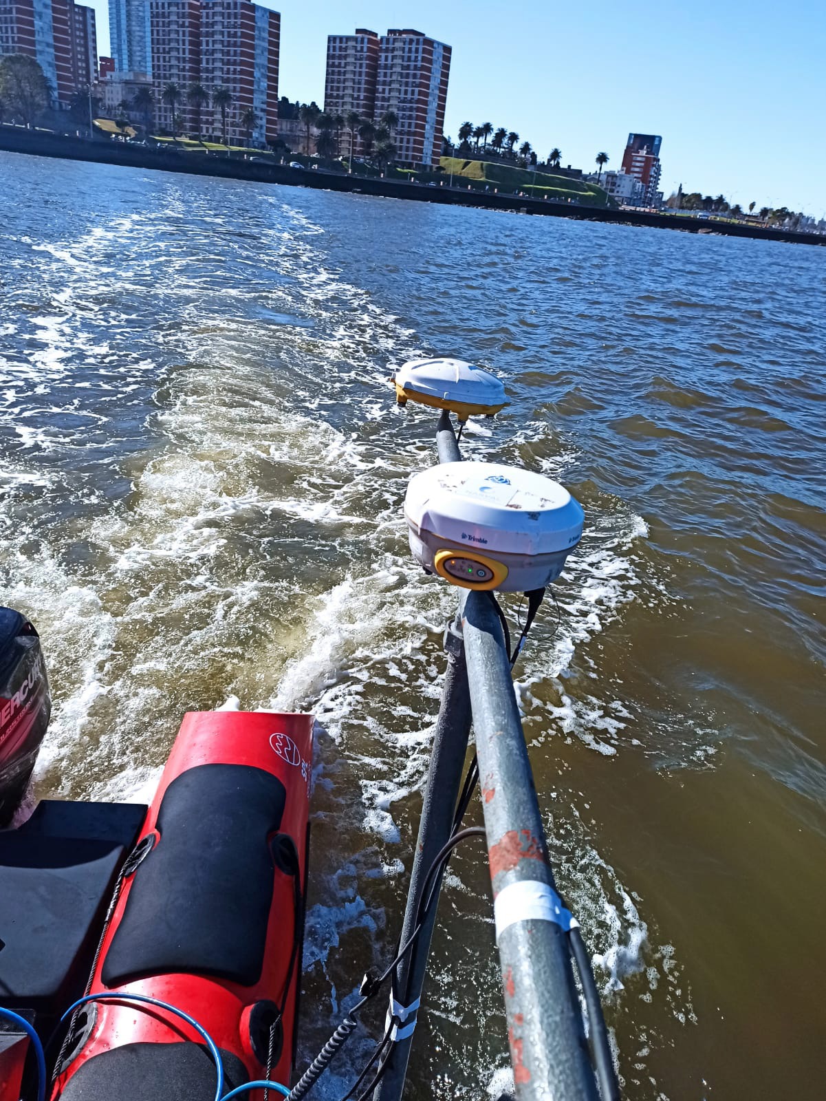 Seismic data acquisition, processing and interpretation for the construction of the Punta Carretas port