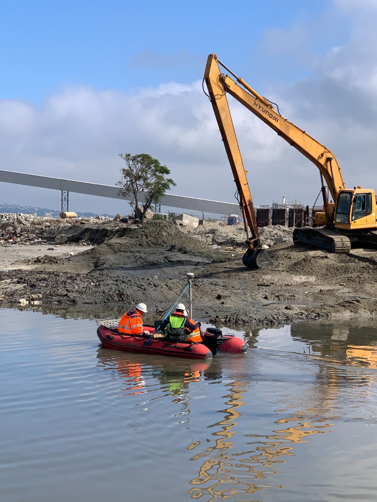 Dredging control during the construction of the specialised pulp terminal at the Port of Montevideo